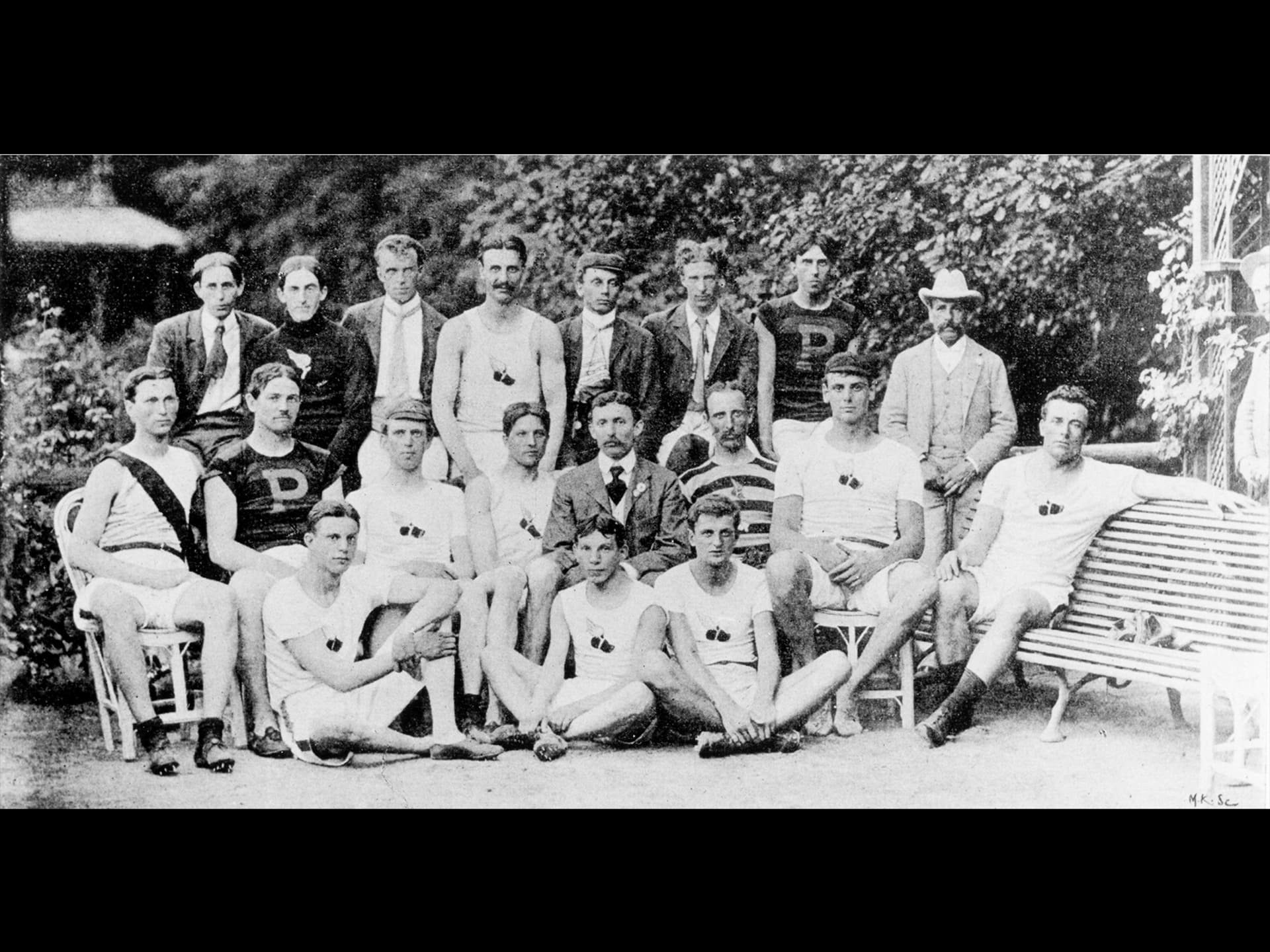 Paris 1900 – A group of American athletes.