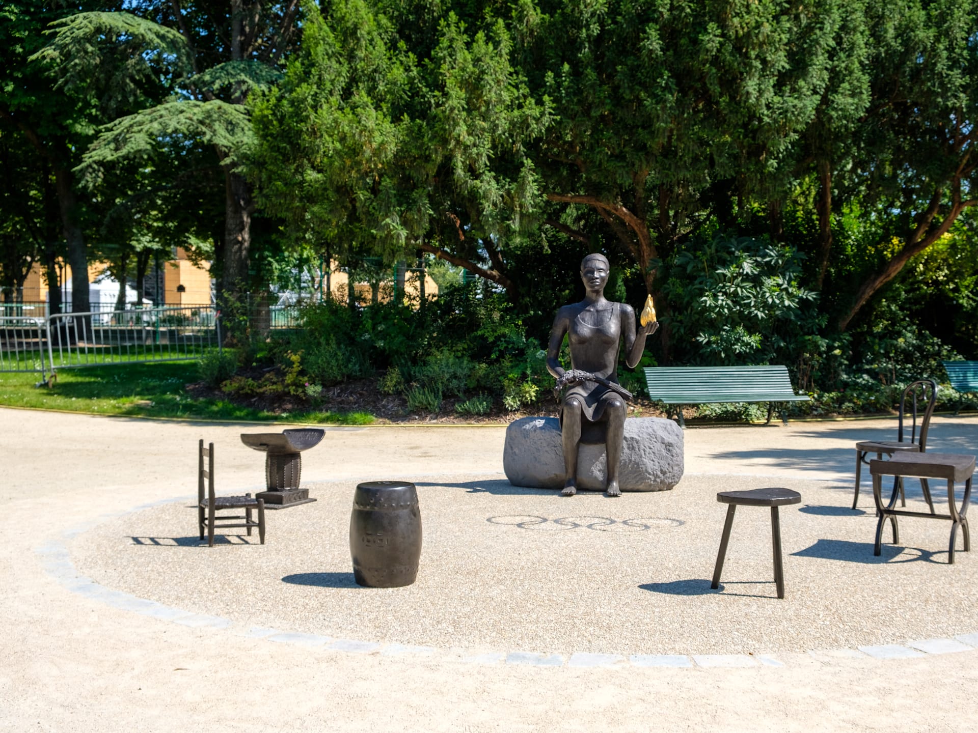 Alison Saar, Olympic sculpture inauguration, *Salon,* 24 June 2024, Champs-Elysées, Paris.