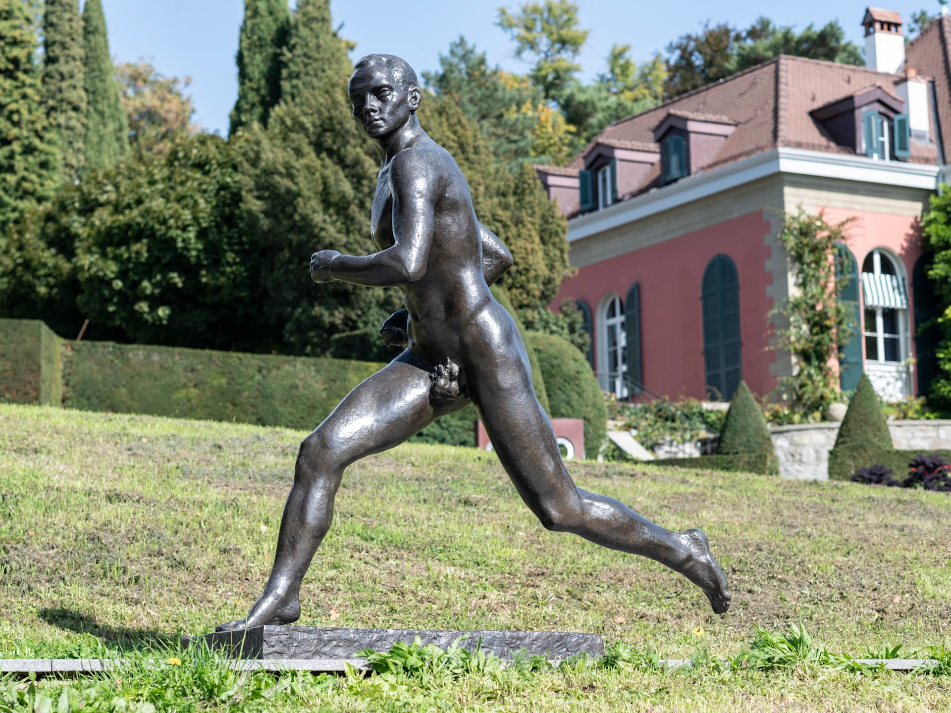 Statues' view from the garden of the Olympic Museum