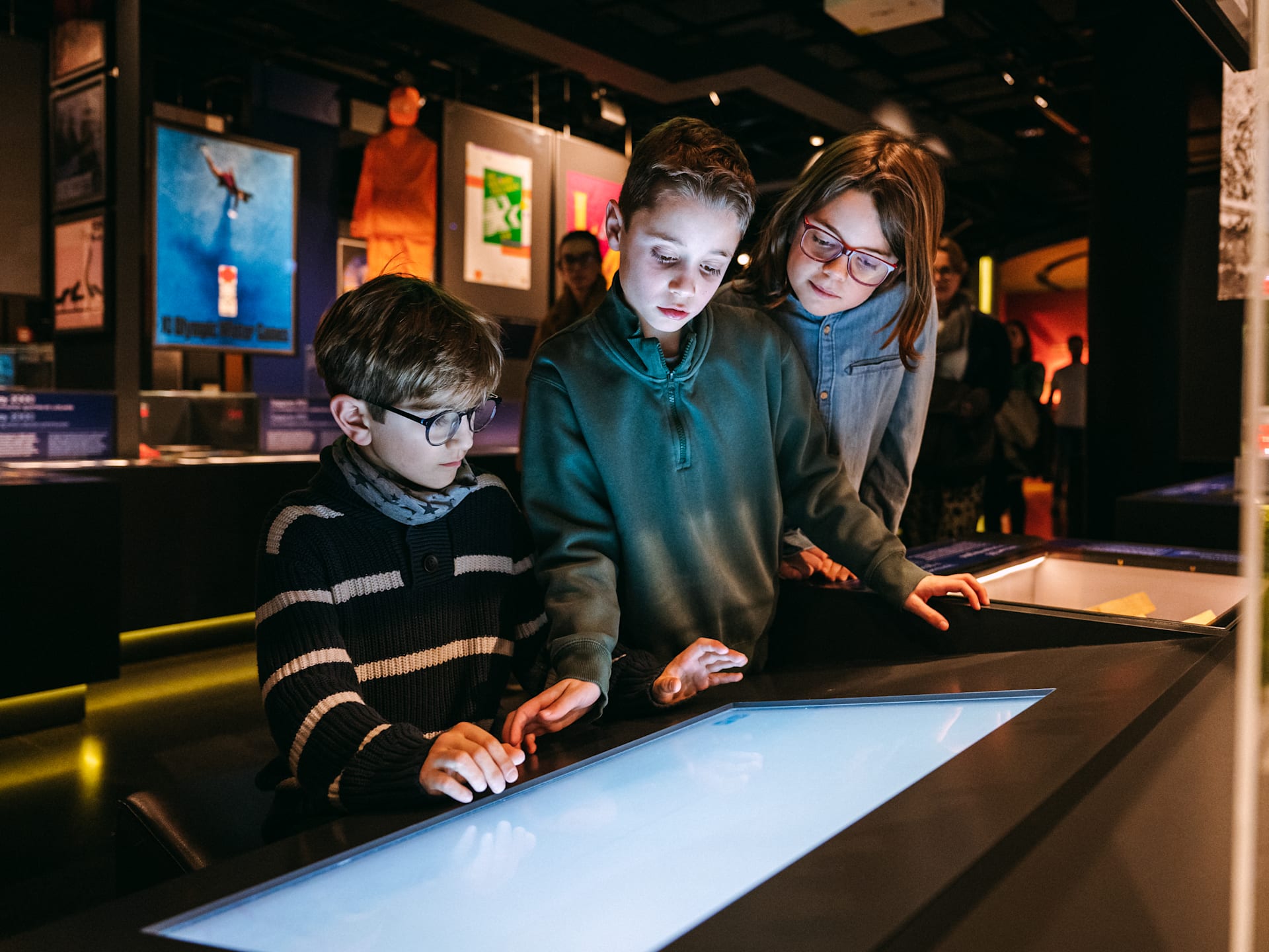 Children watching the screen