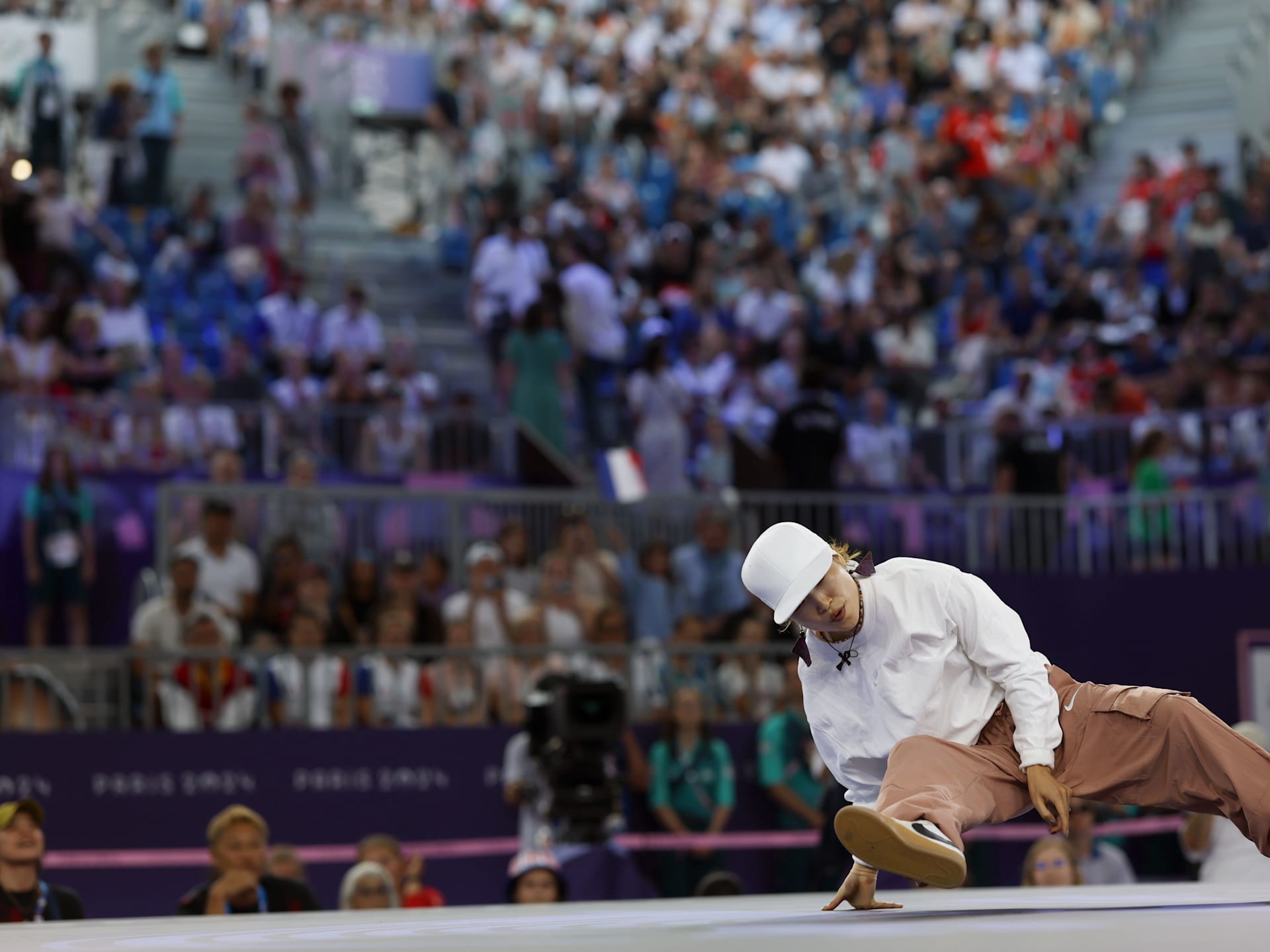 Paris 2024 OG, Dance, breaking Women - Quarterfinal, SYSSY (FRA) versus AMI (JPN) 1st. AMI.