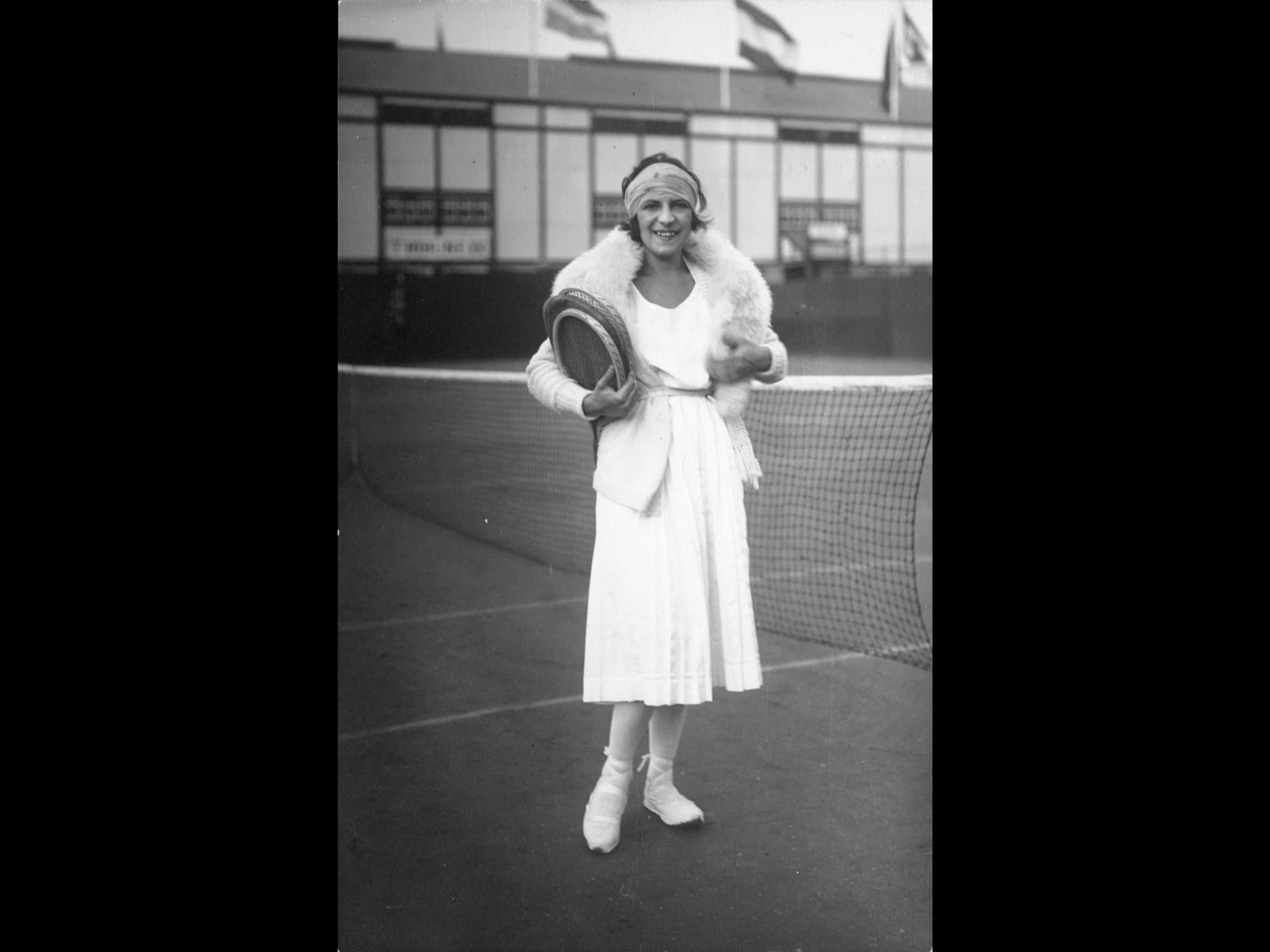 Jeux Olympiques d'Anvers 1920, Tennis Femmes, Suzanne Lenglen (FRA), championne olympique en simple et mixte double