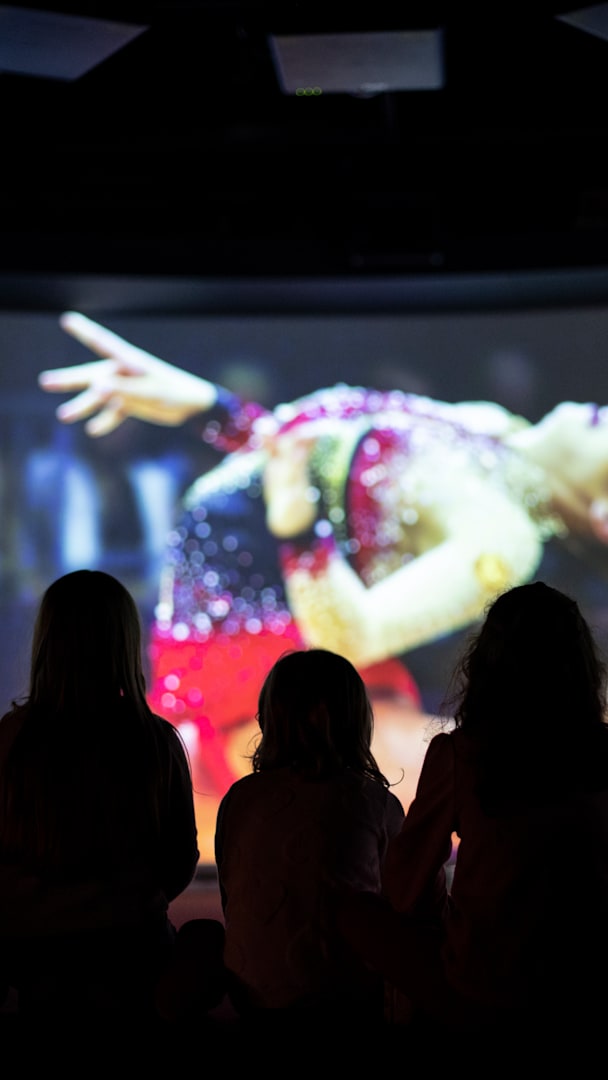 Photographies visite classe. Visite guidée + atelier « Destination Olympie » au Musée Olympique