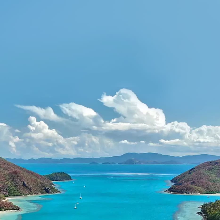 Record-breaking sand islands that immerse in pure, wild nature.