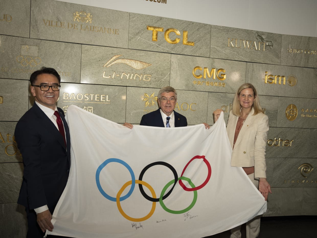 IOC President Thomas Bach and President-elect Kirsty Coventry attended the ceremony, joined by TCL’s Chief Operating Officer Kevin Wang.  
