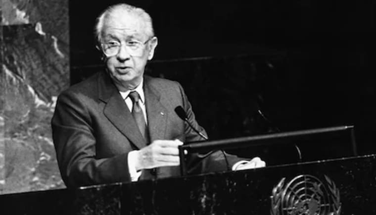 1995: The IOC President addresses the UN General Assembly