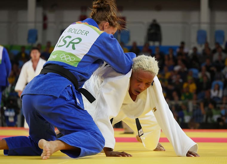 10-08-2016-judo-women-70-02