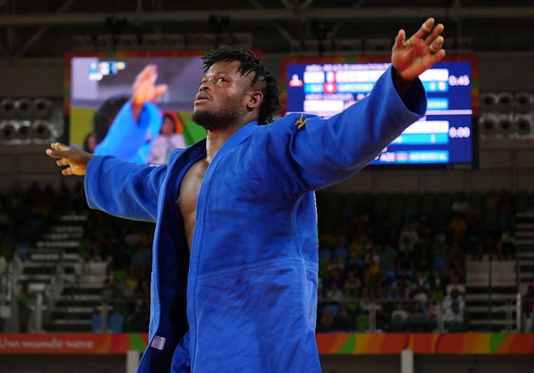 10-08-2016-judo-men-90-03