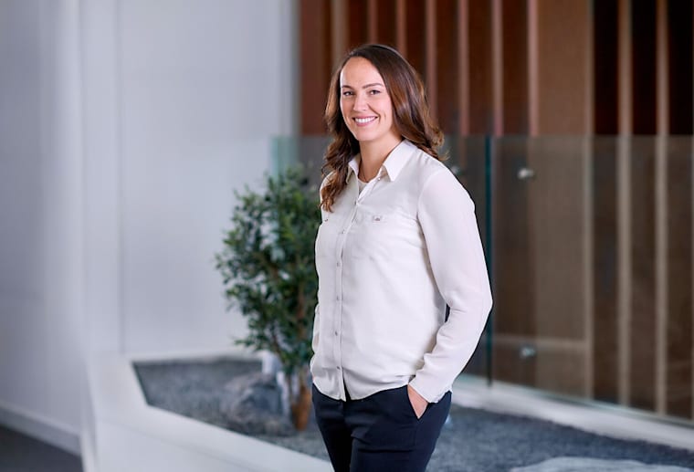 Coralie, manager commercial