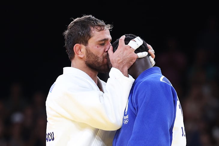 Хидаят Гейдаров (в белом )