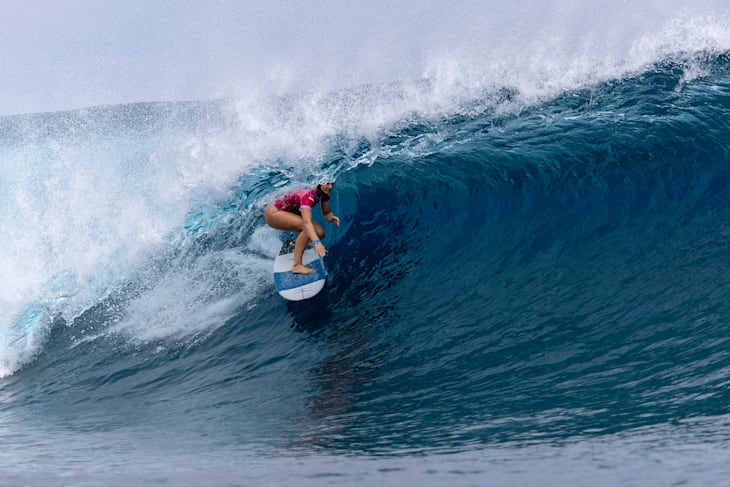 Lelior (ISR) parks it in the barrel to help stave off elimination in Round 2