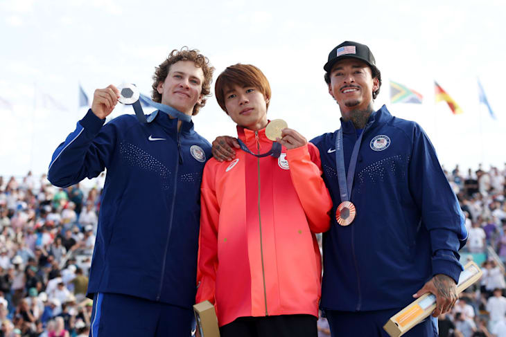 Jagger Eaton, Yuto Horigome e Nyjah Huston sul podio a Place de la Concorde