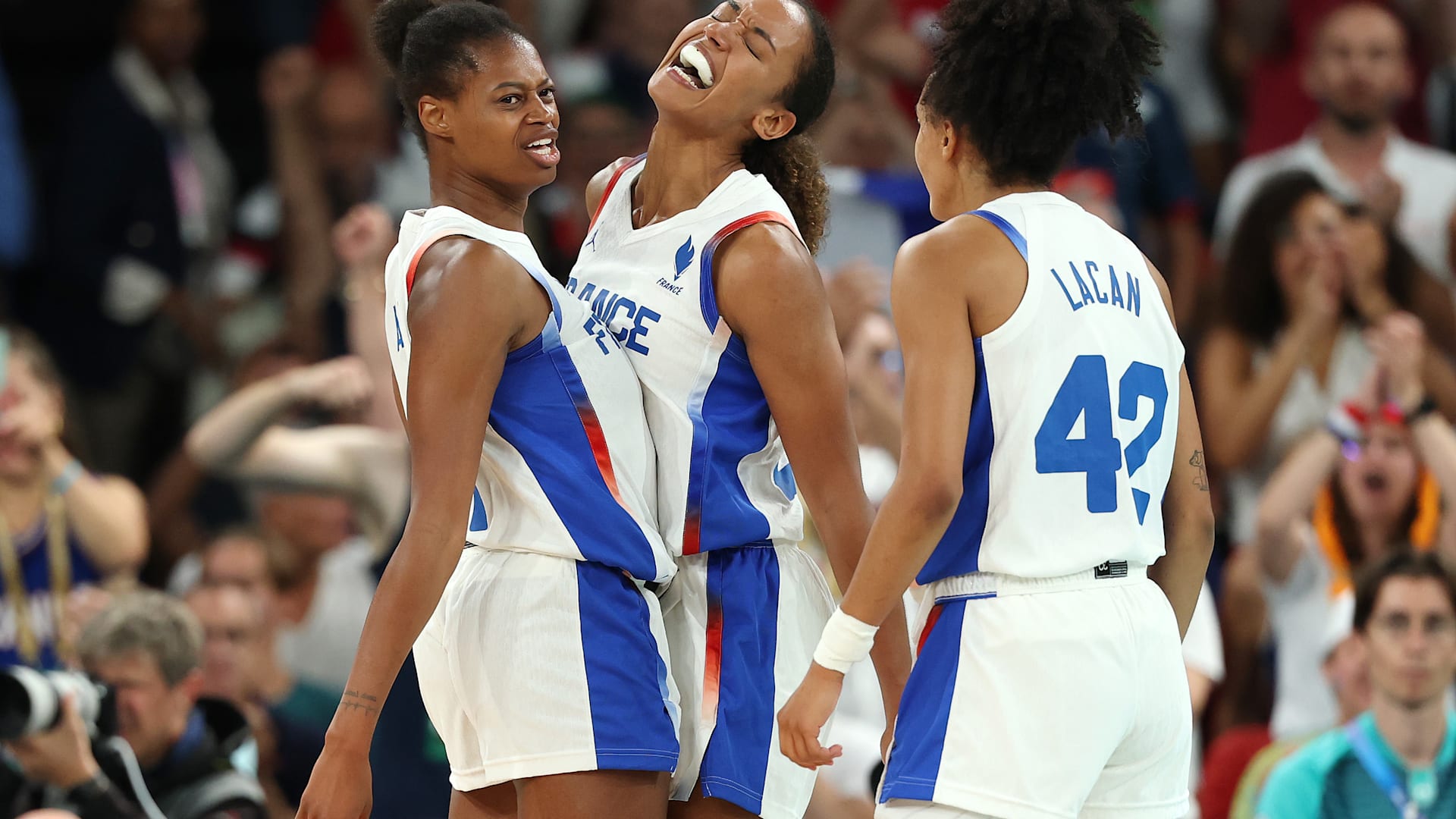 JO de Paris 2024 | Basketball : Les Bleues dominent la Belgique et se qualifient pour la finale olympique ! | Résultats et résumé