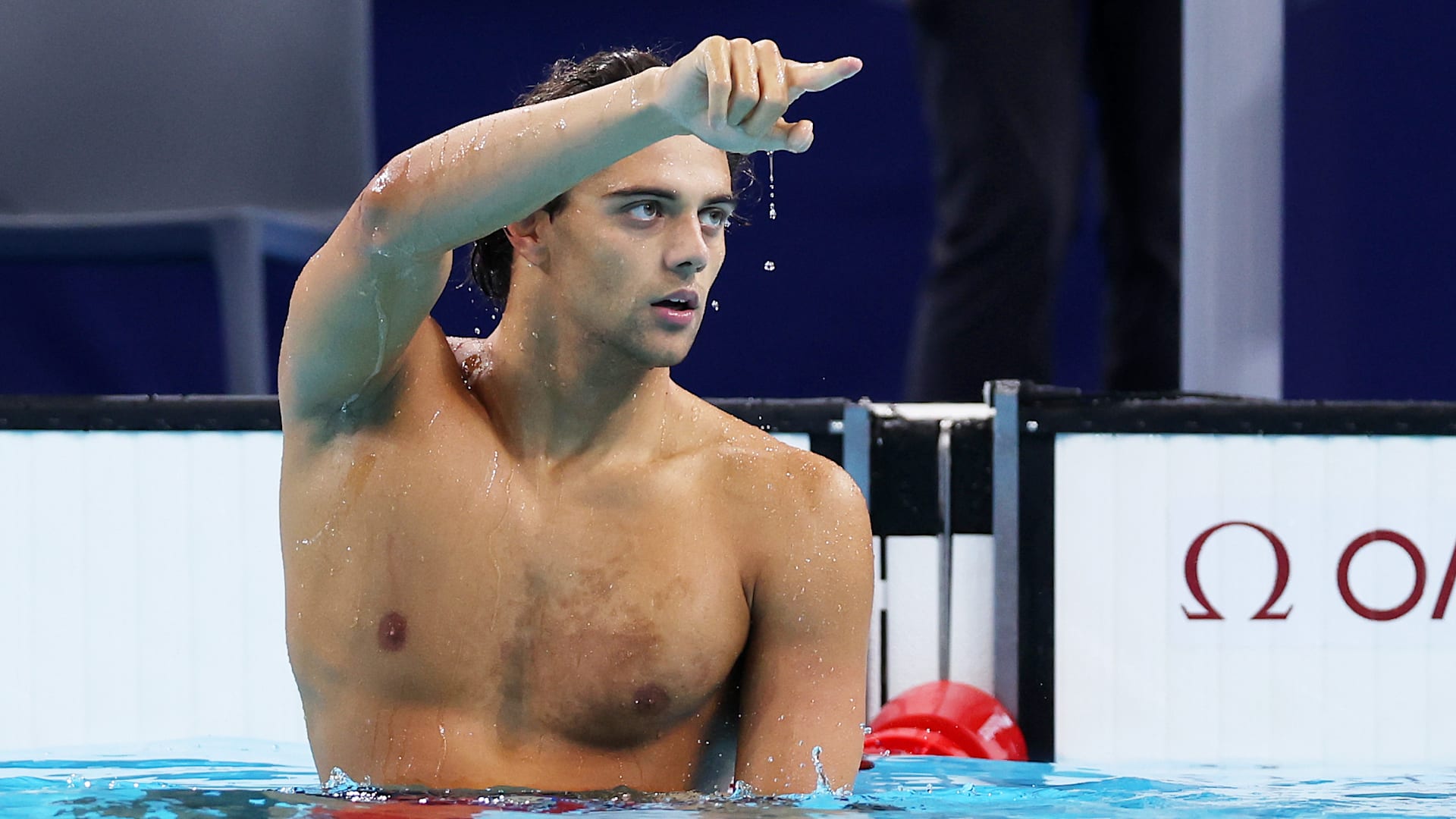 Thomas Ceccon è il re dei 100m dorso: leggendario oro a Parigi 2024! · Nuoto