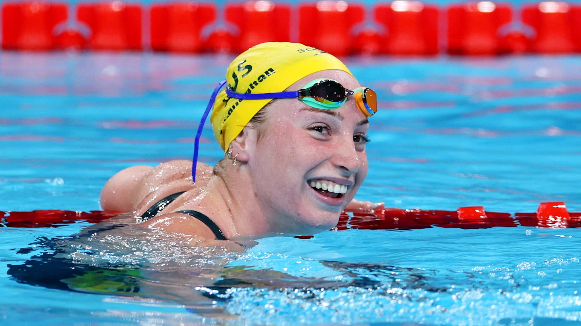 Mollie O'Callaghan sets Olympic record en route to 200m free gold