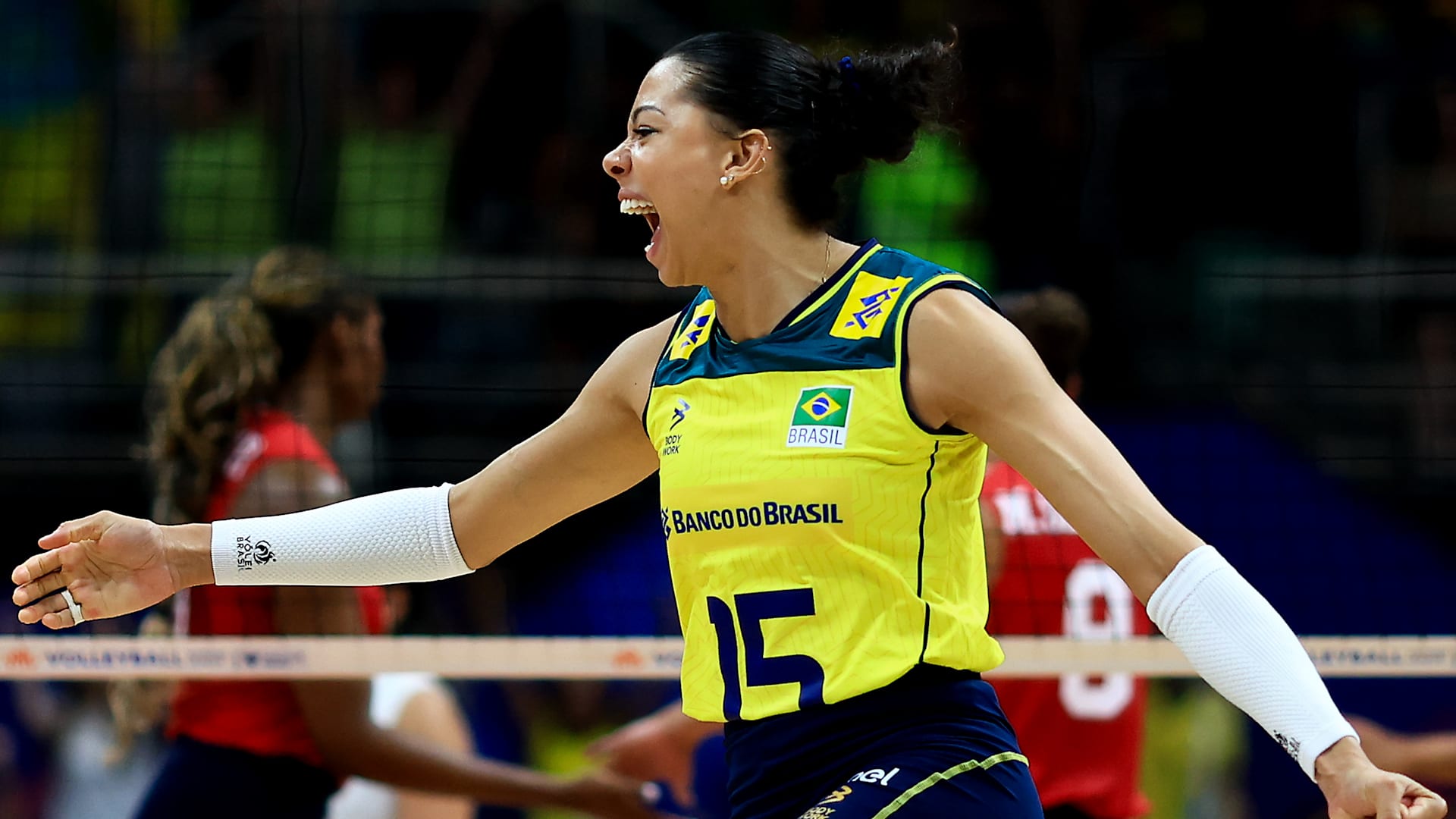 Carolana e a chance do ouro em Paris 2024 após 10 anos de seleção de vôlei