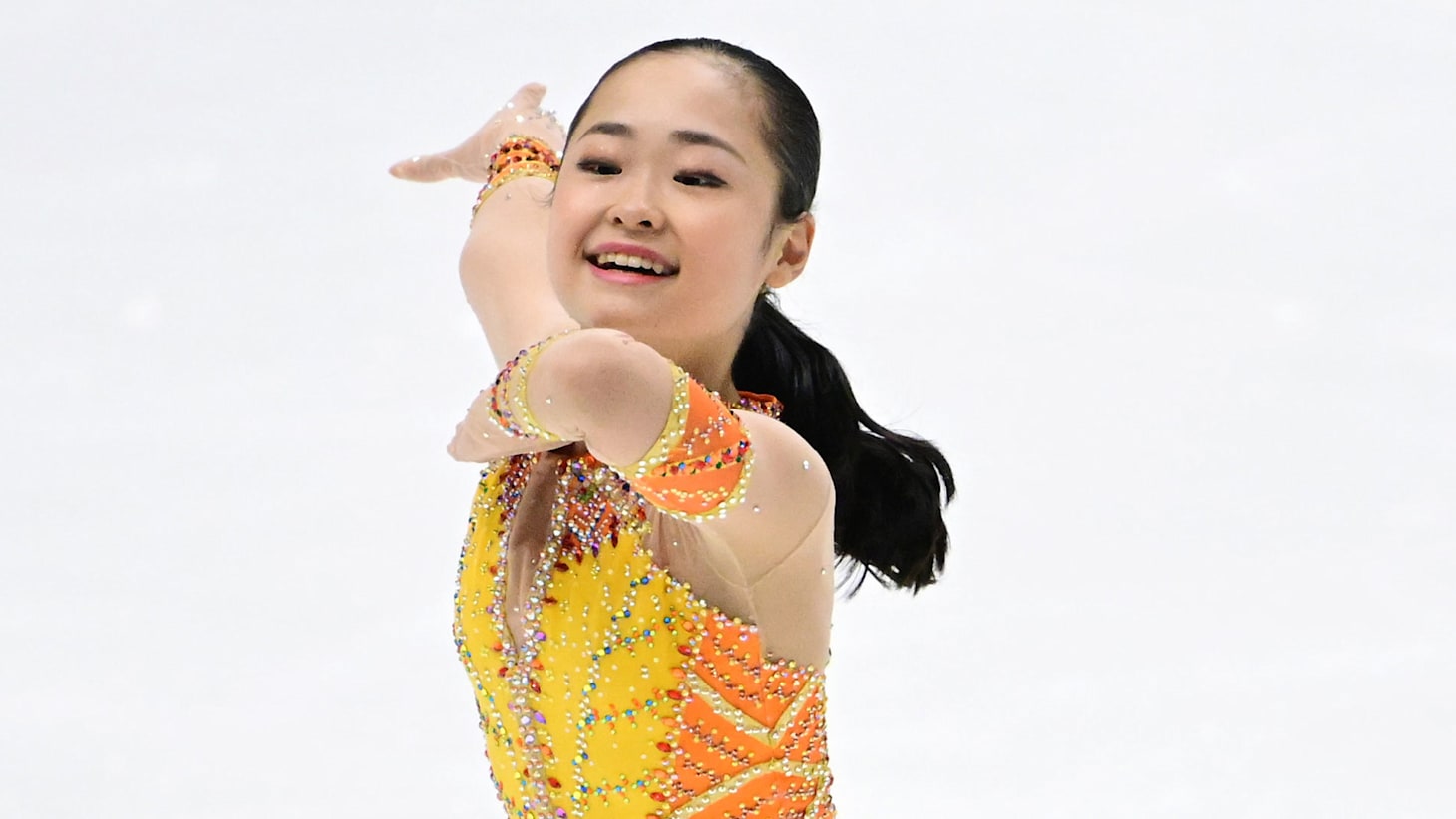 速報】島田麻央が女子SP首位、中井亜美は3位｜世界ジュニアフィギュア