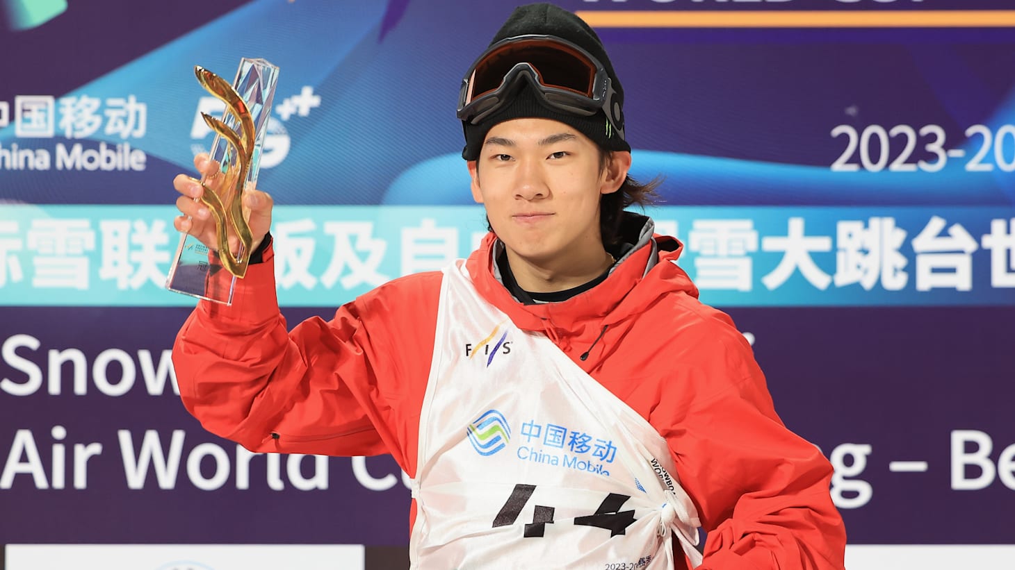 Snowboard star Su Yiming rediscovers his fire: “I want gold at Milano ...