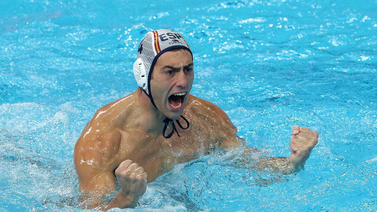 Bernat Sanahuja celebra la victoria de Espa?a en la final del Mundial de Waterpolo 2025