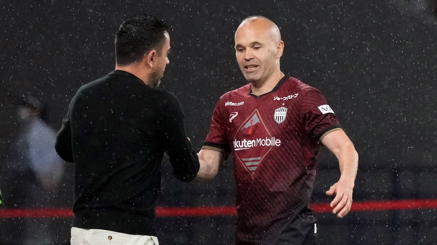 動画あり】神戸イニエスタ、国立でファンに感謝…バルサのシャビ監督と