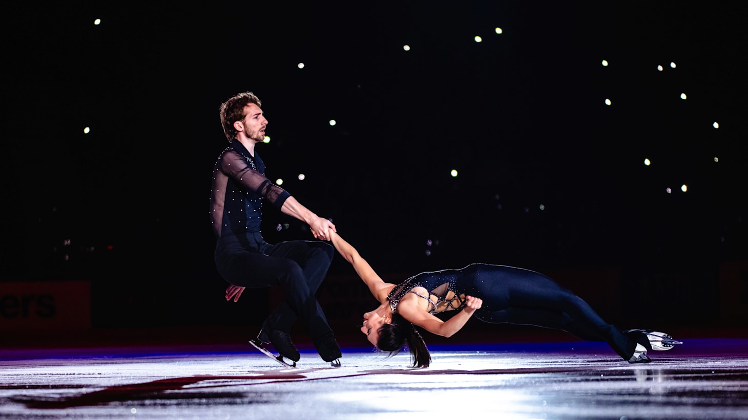 Niccolo Macii e Sara Conti, nella foto durante un'esibizione di pattinaggio al Grand Prix de France, hanno vinto il primo Grand Prix della loro carriera nel novembre 2024
