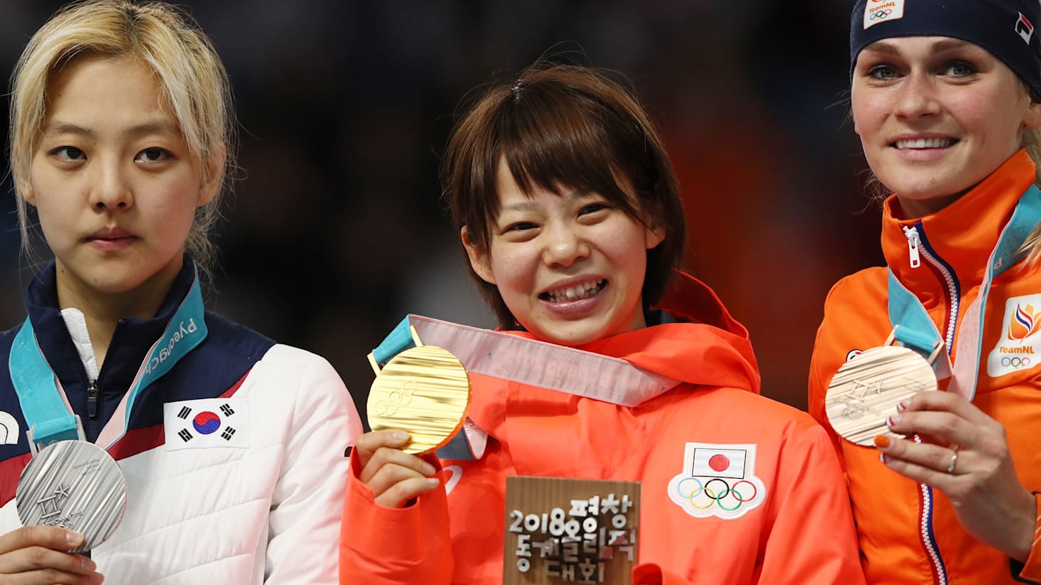 高木 菜 那 金メダル