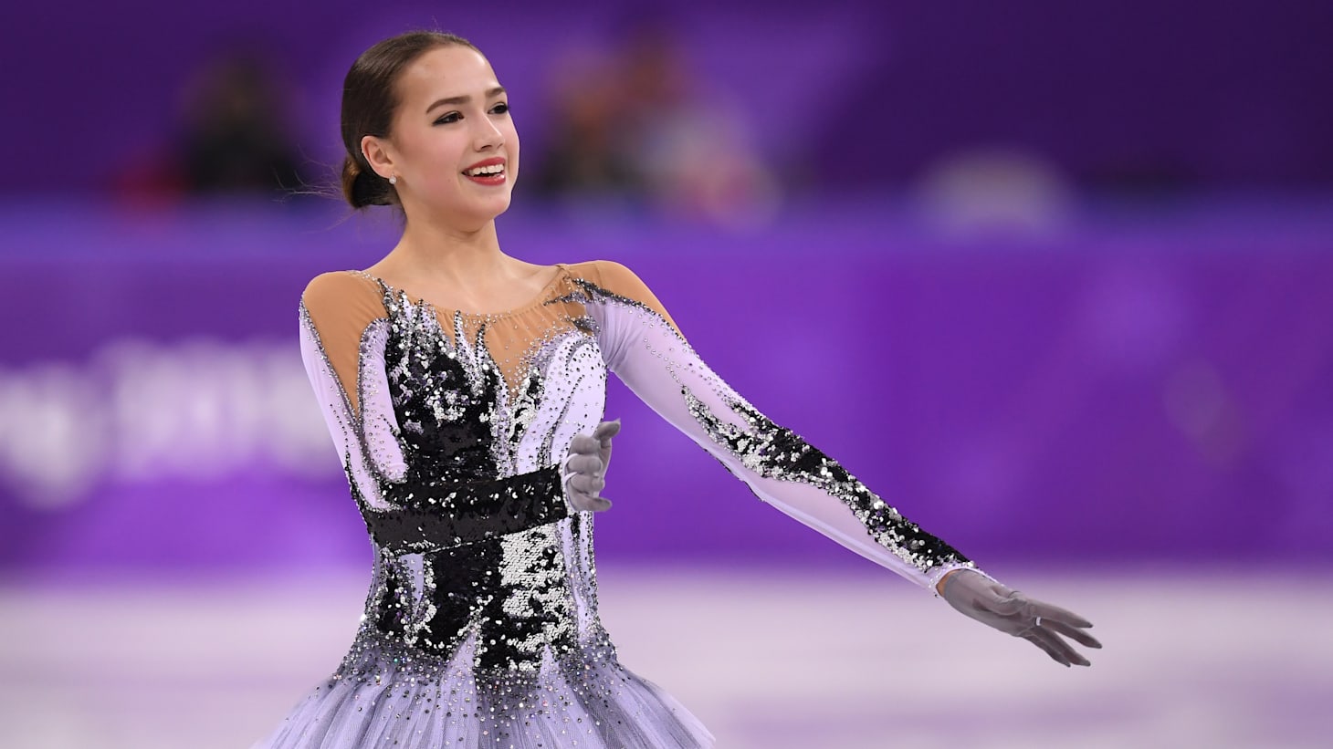 ザギトワ直筆サイン入り2Lサイズ写真…オリンピック金メダリスト…③ 
