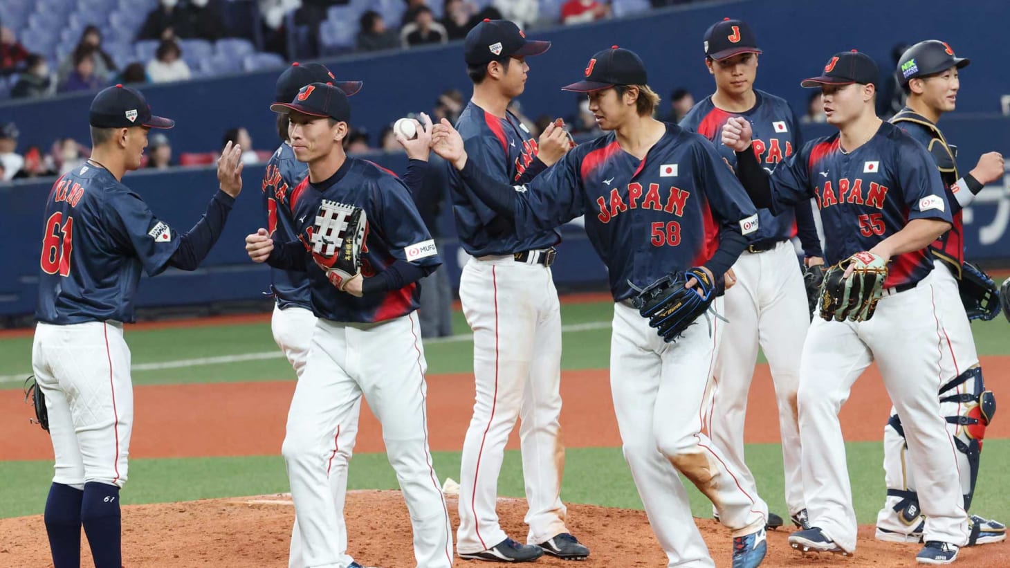 侍ジャパン勝!値下 掛軸 『山と川』蒼村作 侍投手陣が2試合連続完封リレー…水谷瞬、大山悠輔に本塁打