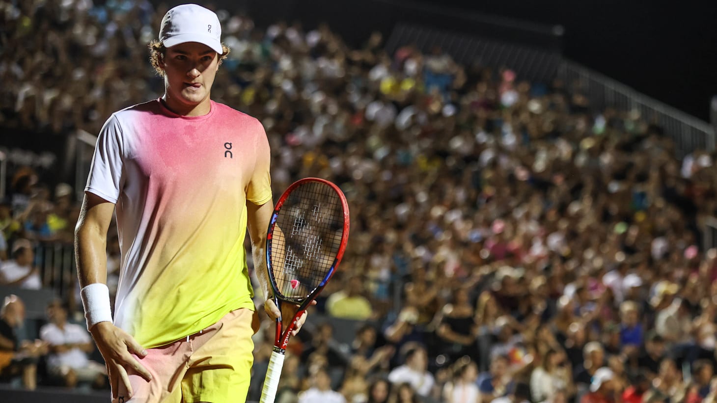 João Fonseca na primeira rodada do Rio Open 2025 de tênis