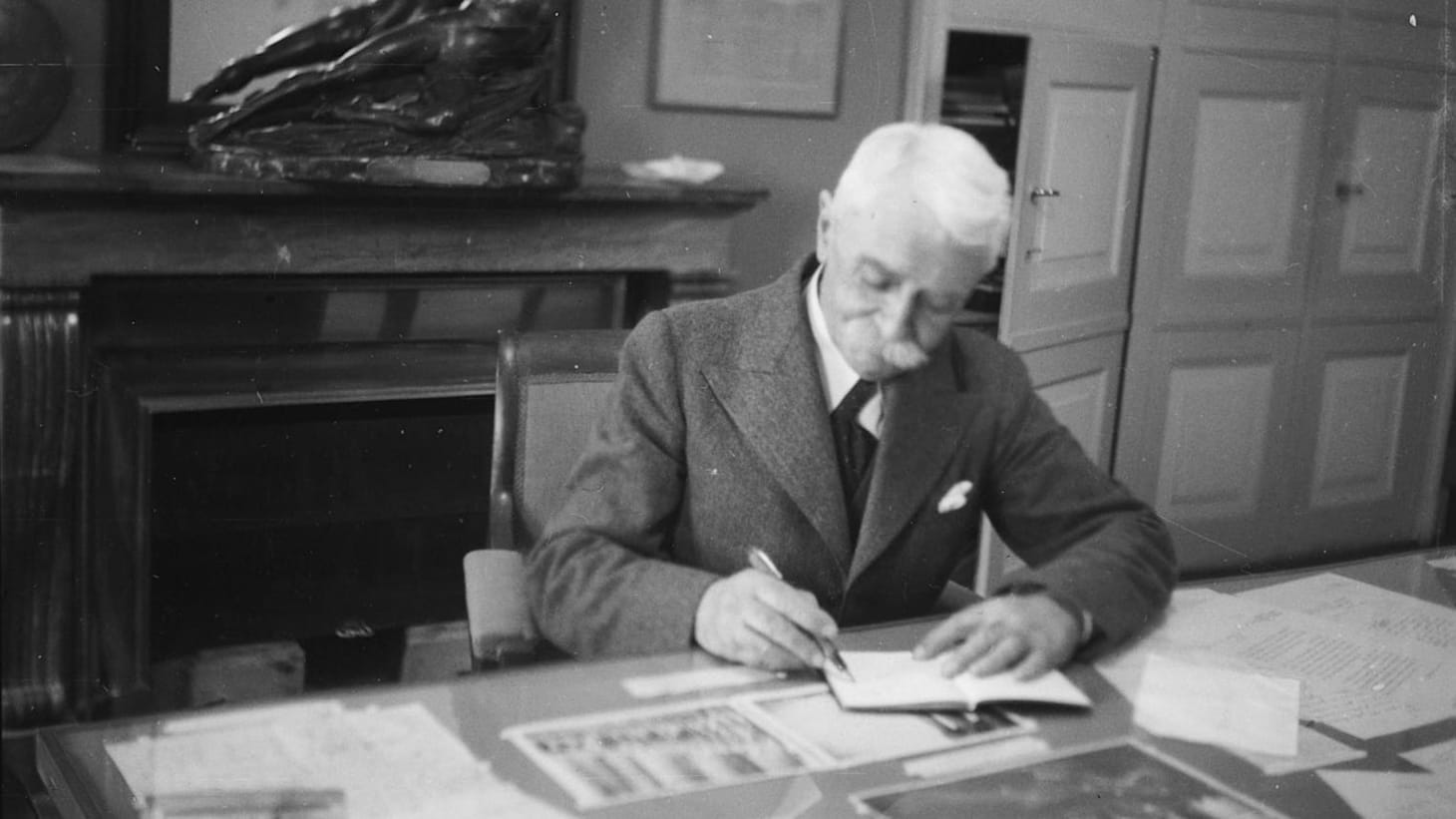 Coubertin's writings on the Olympic World Library
