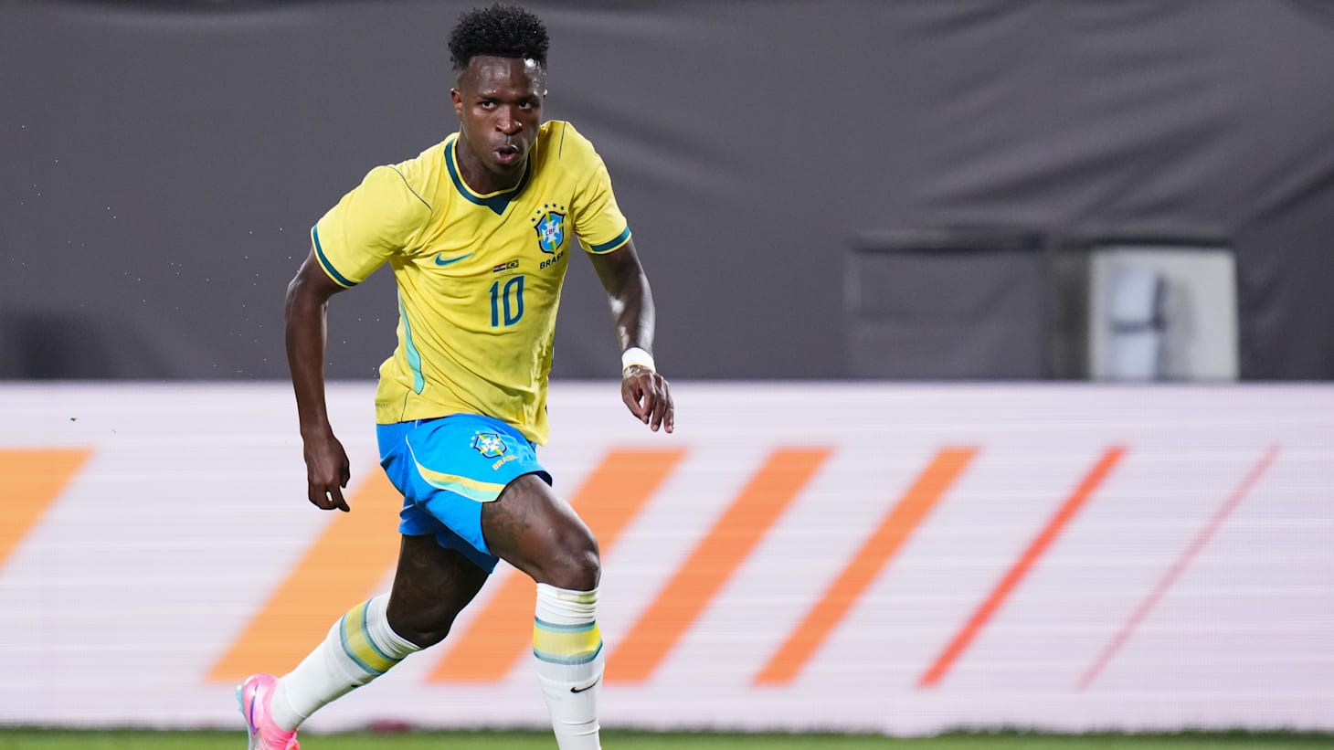Vinicius Junior em ação pela seleção brasileira