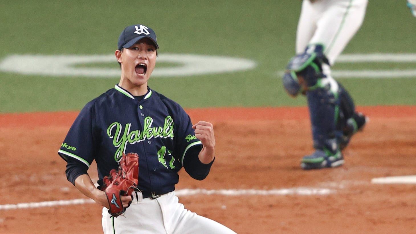 東京ヤクルトスワローズ高橋奎二投手 初勝利記念 直筆サイン入りフォト‼️✨ プロ野球】11月22日｜ヤクルト・高橋奎二の日本シリーズ初登板