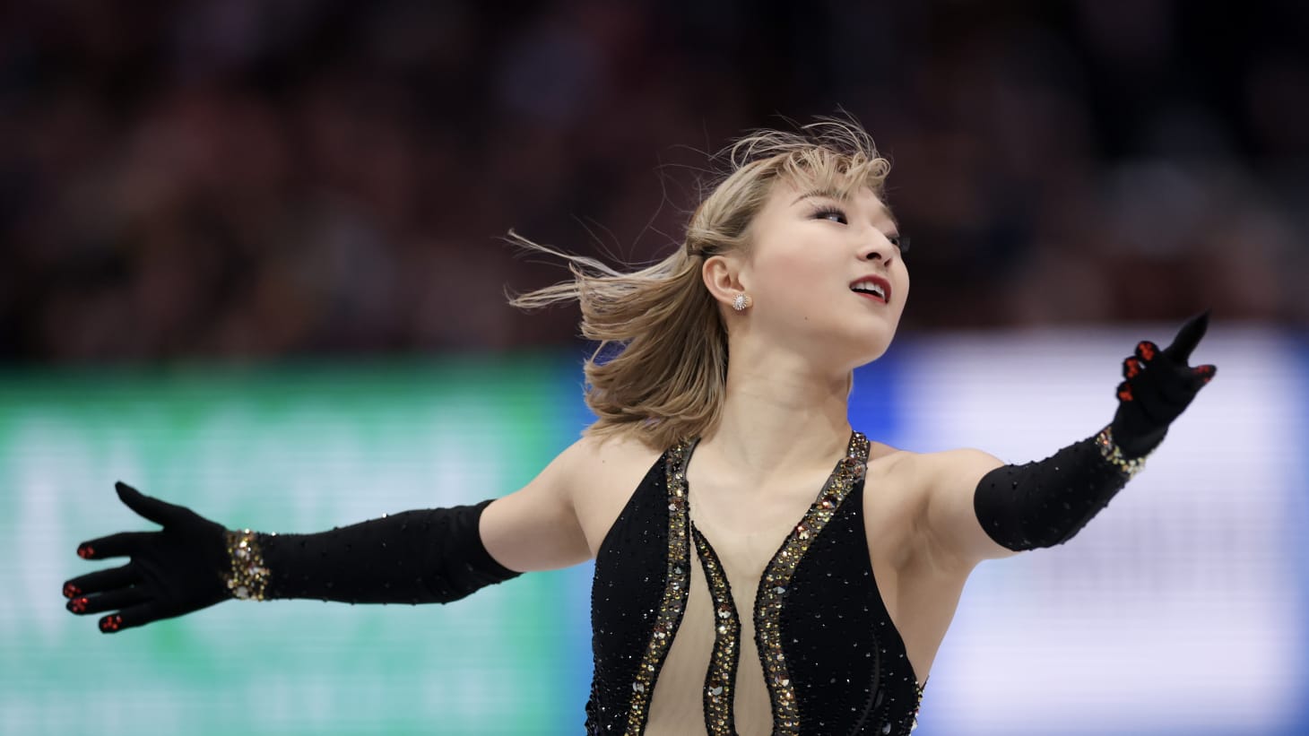 Figure skating - A la Celine Dion: Sakamoto Kaori unveils free