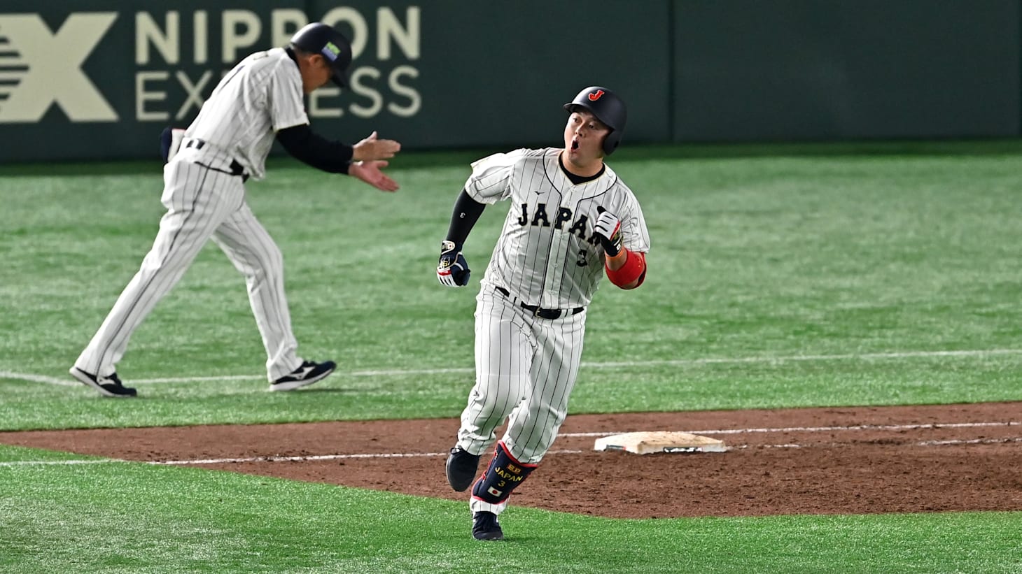 侍ジャパンが白星発進…オーストラリアに9-3、森下翔太が3安打2打点丨