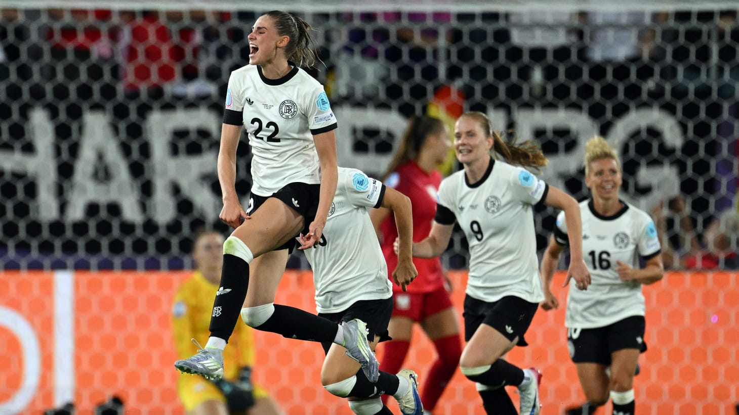 Jule Brand goal Poland