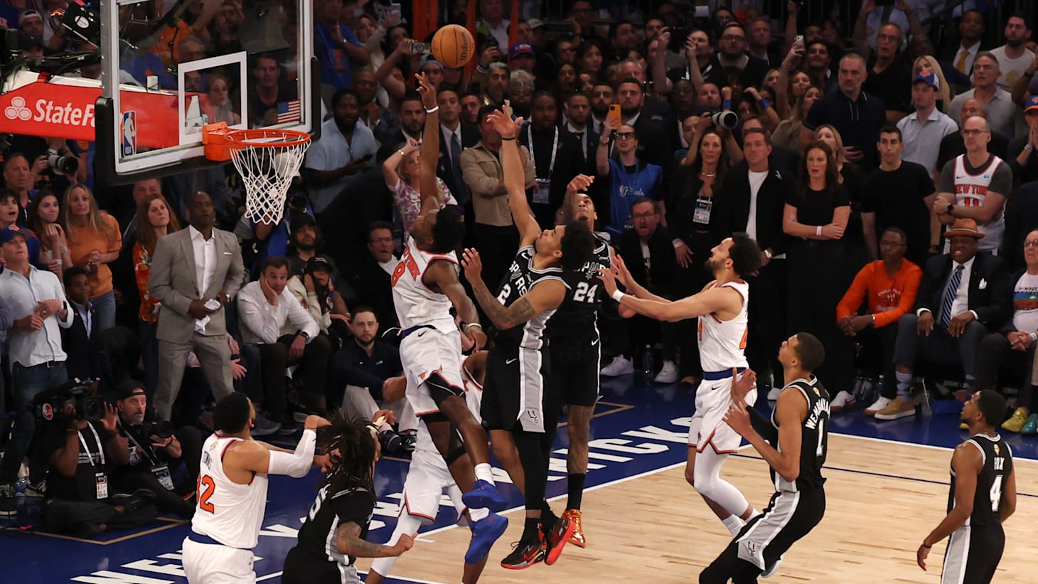 The New York Knicks's OG Anunoby tips in the winning bucket in Game 4 of the NBA Finals.