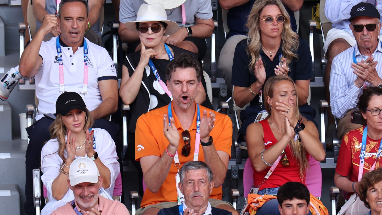 Pau Gasol attending to the Olympic Games tennis final between Djokovic and Alcaraz