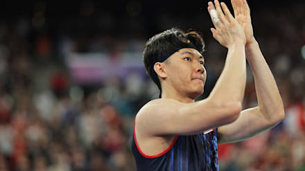 YONEX'24 Paris Olympicバドミントン韓国代表モデル(MEN) Paris 2024 badminton: Lee Zii Jia overpowers France's Toma Popov