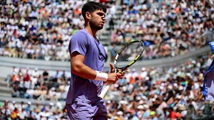 Carlos Alcaraz en el tenis: ¿Por qué usa cinta negra o tiras en la nariz y  para qué sirven?