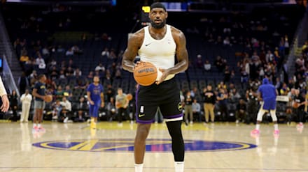 Lebron james workout 219 on sale