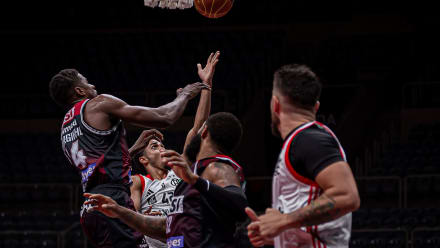 Flamengo vence Franca e segue como único invicto do NBB 2025/26