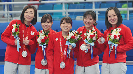 まとめ買いでお得 カーリング】北京2022女子：笑顔で難局を乗り切り、日本 オリンピック