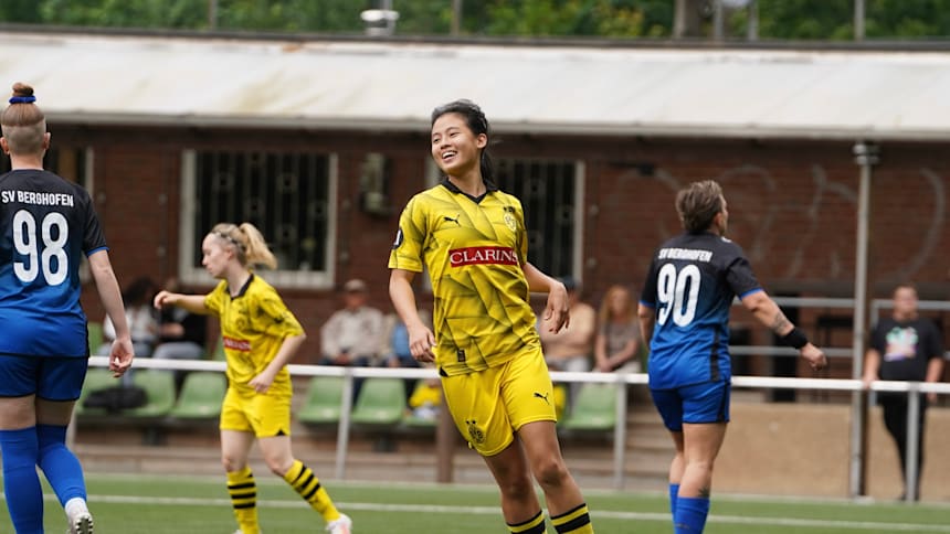 Danelle Tan in action in a game for Borussia Dortmund Frauen
