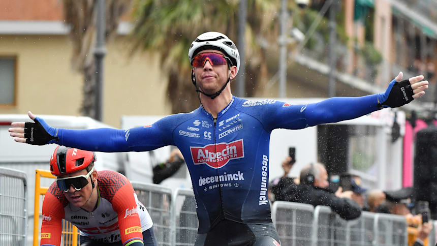 Kaden Groves winning stage 5 at 2023 Giro d'Italia