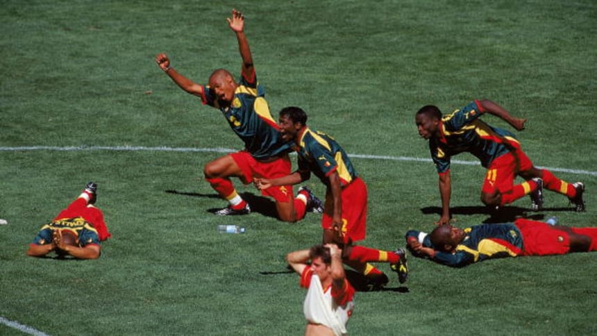 Camerún celebrando la victoria ante España en los penaltis