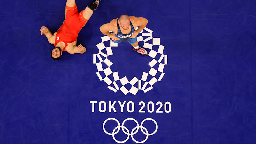 レスリング：東京2020オリンピックのトップモーメントとハイライトの 