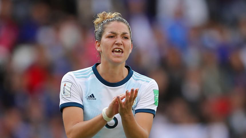 Aldana Cometti de Argentina reacciona y deja ver su diente astillado en la Copa Mundial Femenina 2019