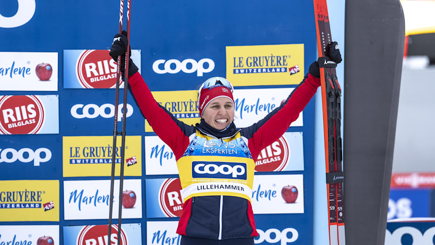Tiril Weng celebrates her third place in the sprint final in Lillehammer
