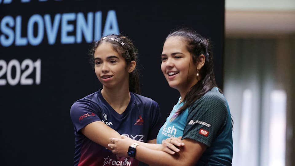Adriana y Melanie Diaz durante el Mundial de Tenis de Mesa 2022
