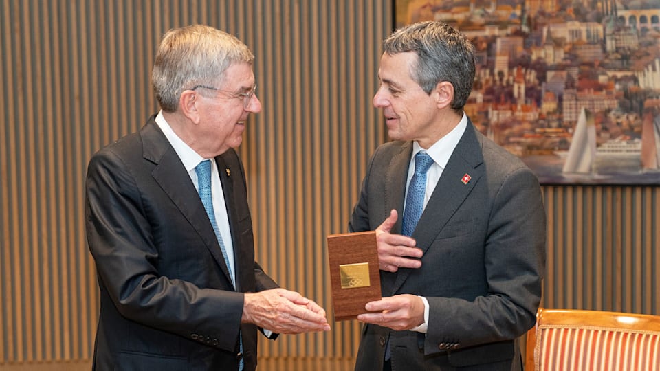 IOC President welcomes President of the Swiss Confederation to Olympic House